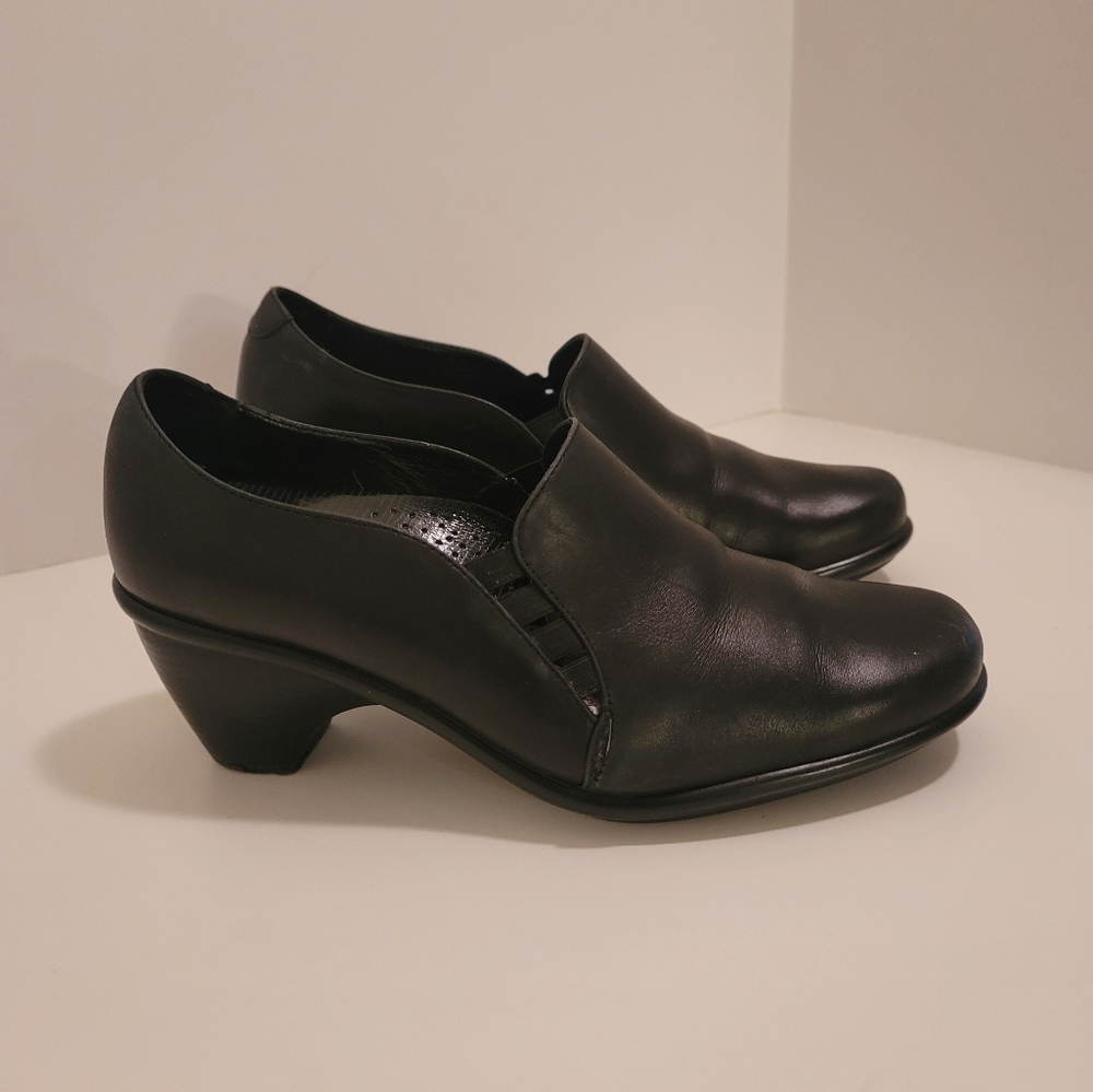 Dansko Raphael Black Leather Dress Clogs 8.5